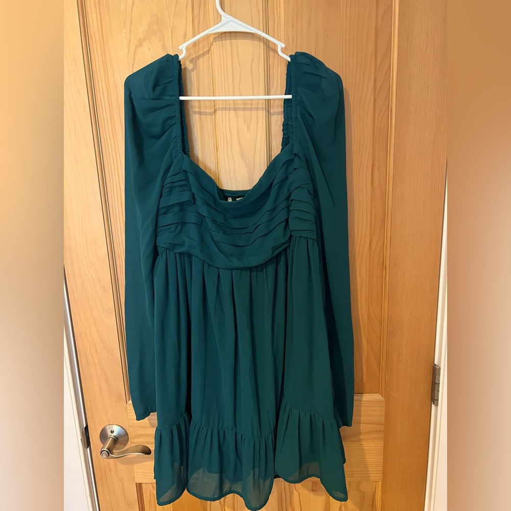Abercrombie long sleeved ruched baby doll mini dress size L in emerald green